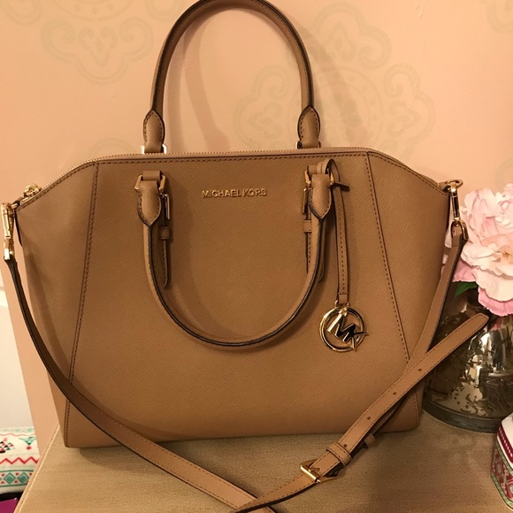 Michael Kors Handbags - MIchael Kors satchel bag with should strap